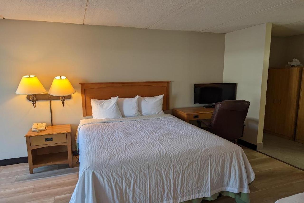 Days Inn By Wyndham Birch Run Ngoại thất bức ảnh