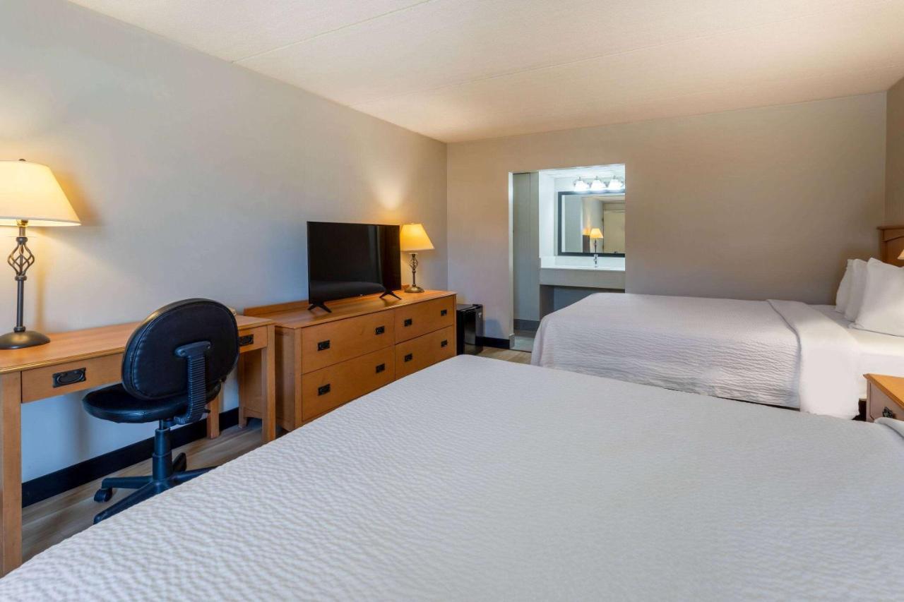 Days Inn By Wyndham Birch Run Ngoại thất bức ảnh