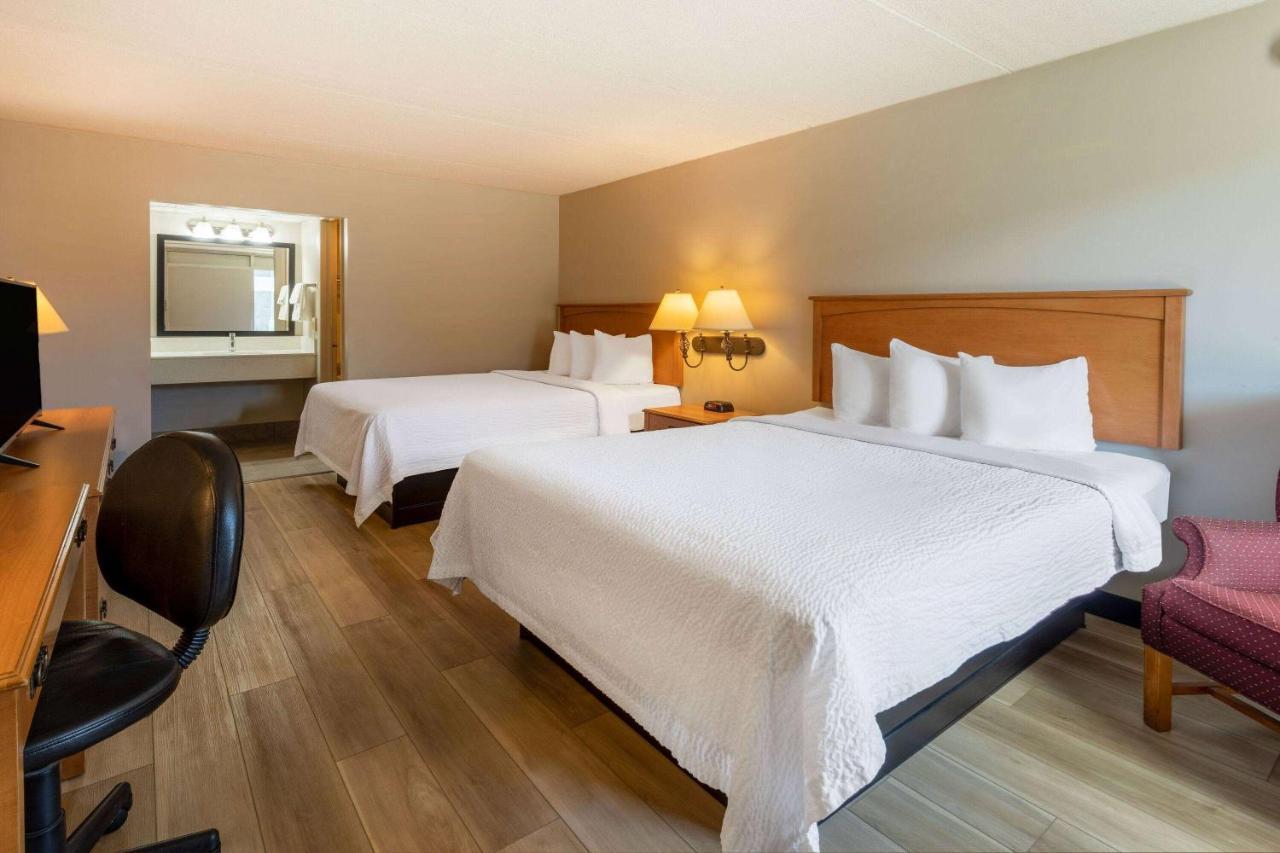 Days Inn By Wyndham Birch Run Ngoại thất bức ảnh